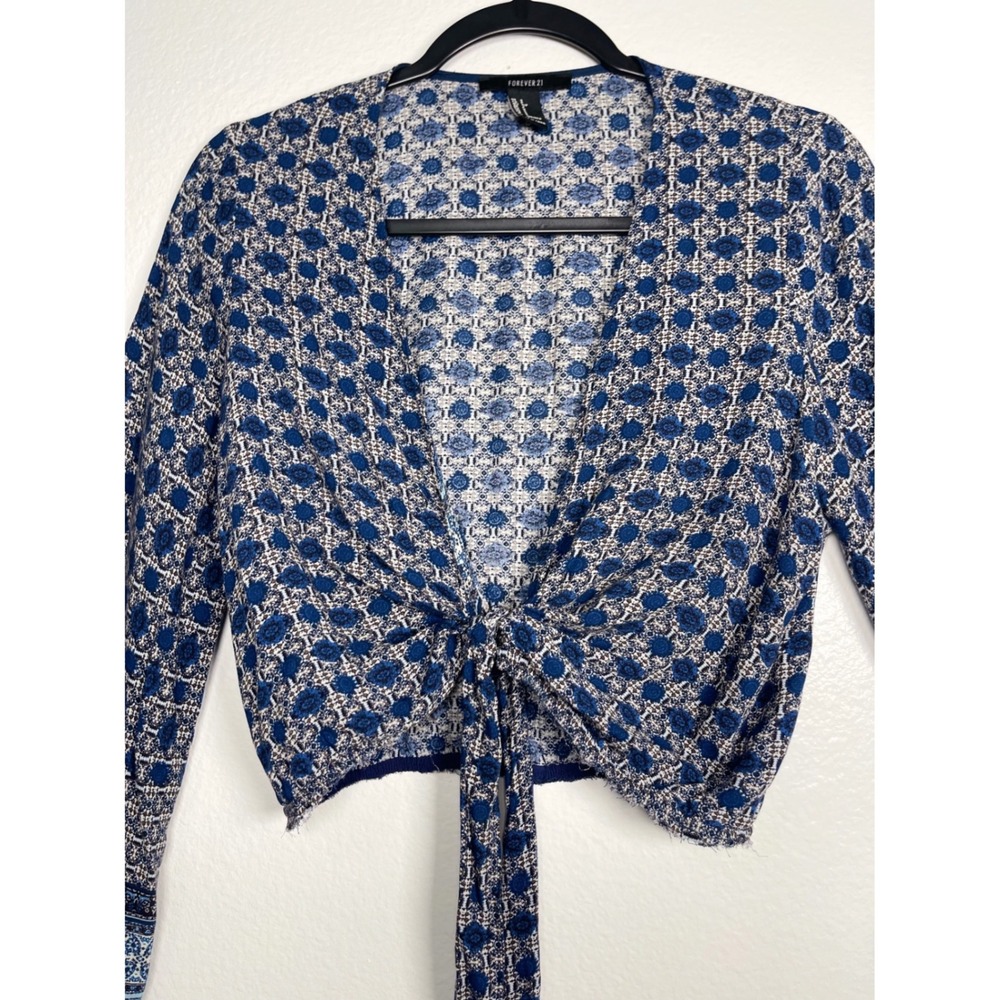 Forever 21 Blue White Medallion Print Tie Front Crop Top Bell Sleeve Boho Small - Picture 8 of 11
